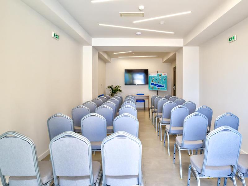 White Olive Elite Rethymno image