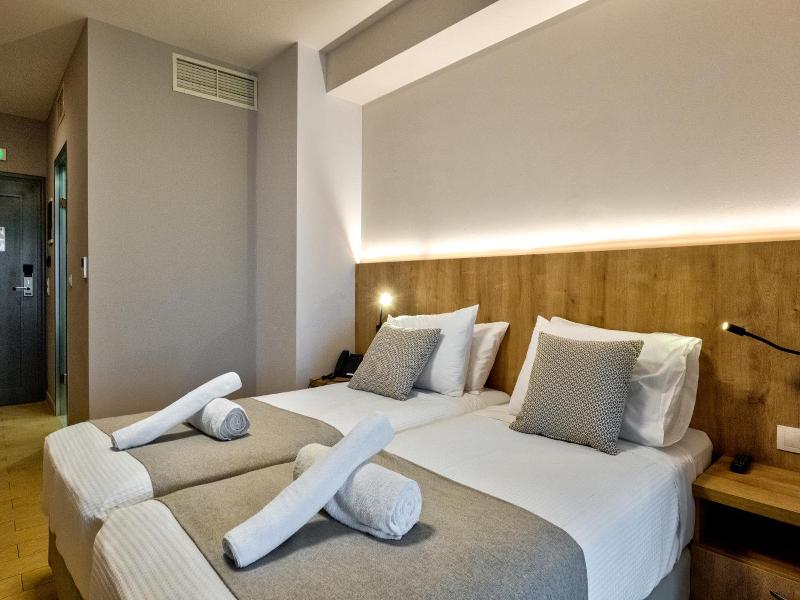 White Olive Elite Rethymno image