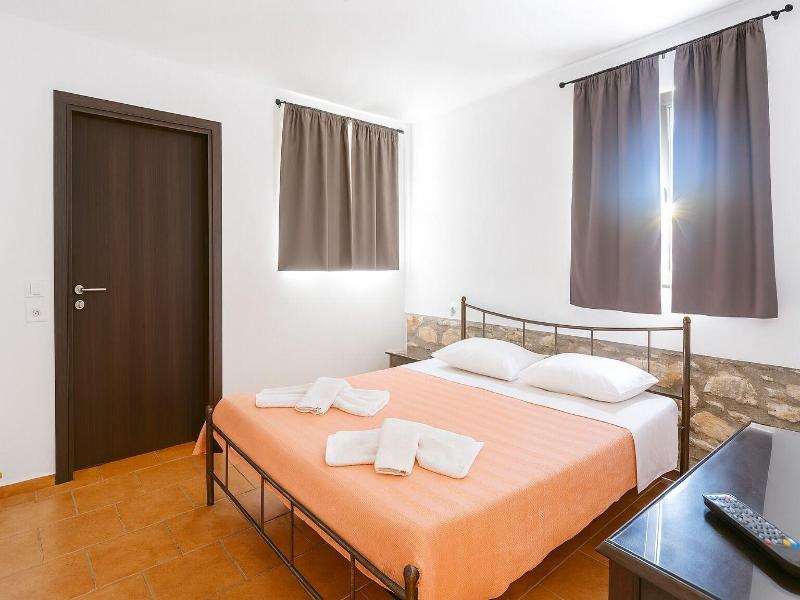 Lalloudes Hotel Mani image