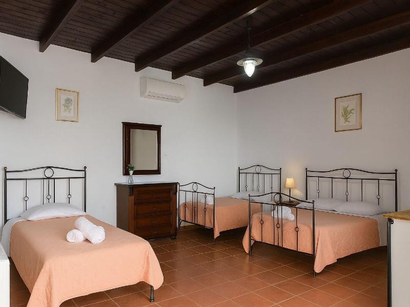 Lalloudes Hotel Mani image