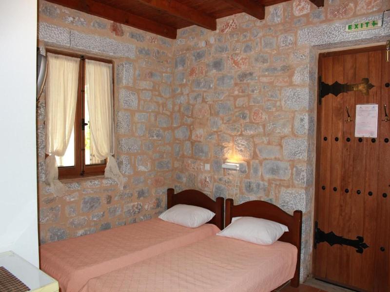 Lalloudes Hotel Mani image