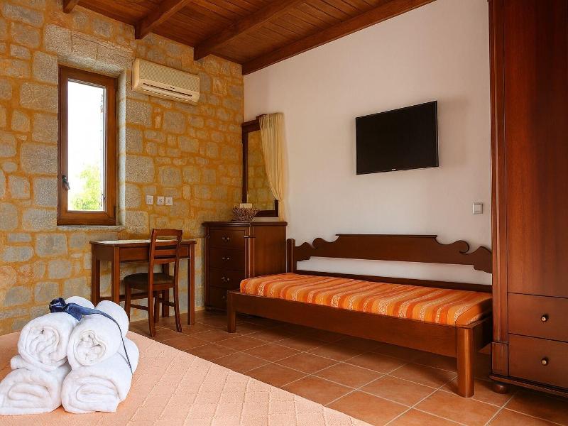 Lalloudes Hotel Mani image