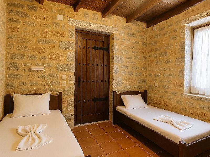 Lalloudes Hotel Mani image
