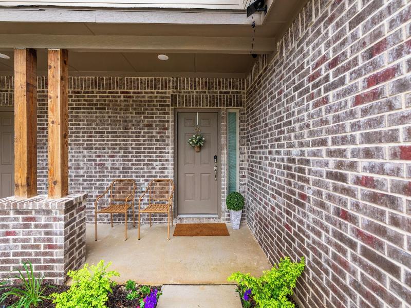 Luxurious 4 Bed Duplex Getaway! image