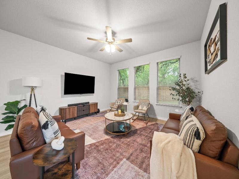 Luxurious 4 Bed Duplex Getaway! image