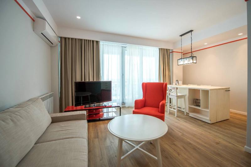 Wave 1 Promenada Apartments image