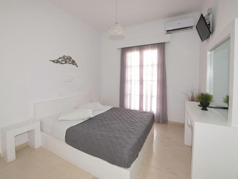 Ira Apartments image