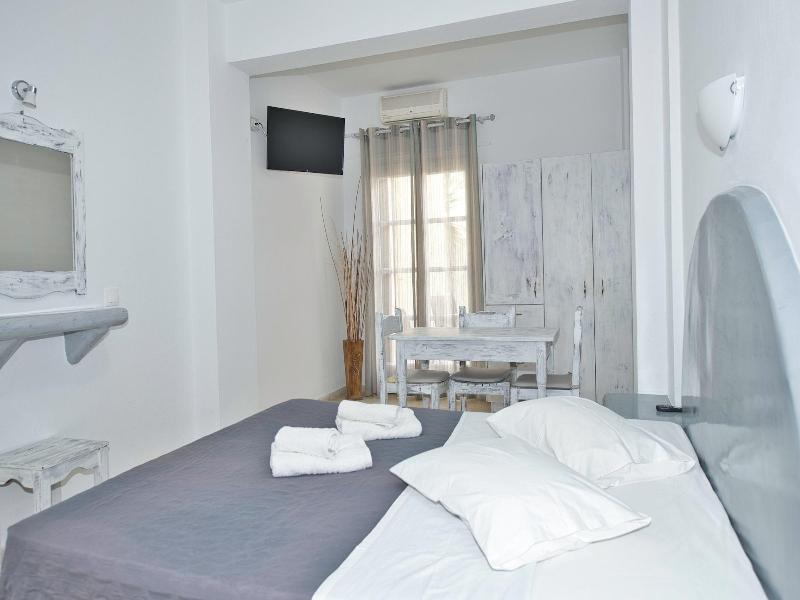 Ira Apartments image