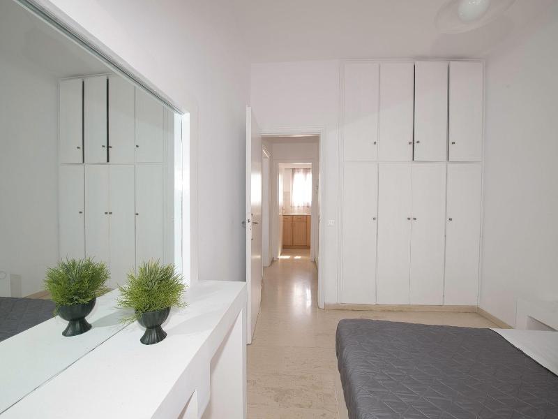 Ira Apartments image