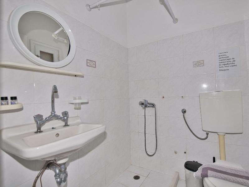 Ira Apartments image