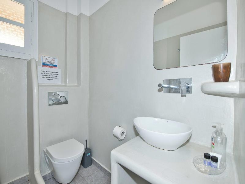 Ira Apartments image