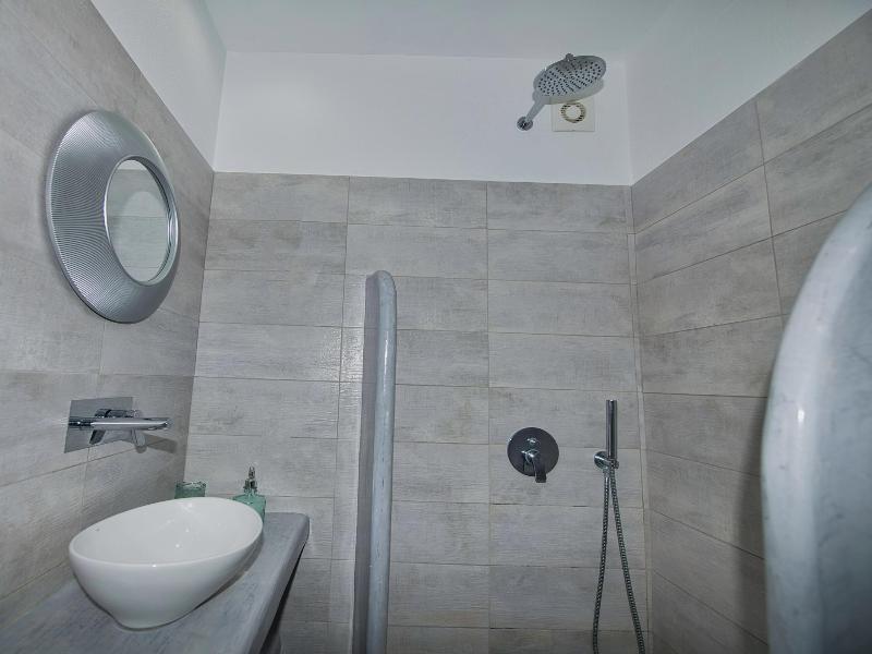 Ira Apartments image