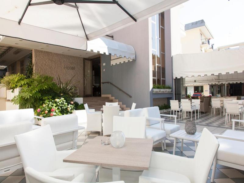 Hotel Riviera image