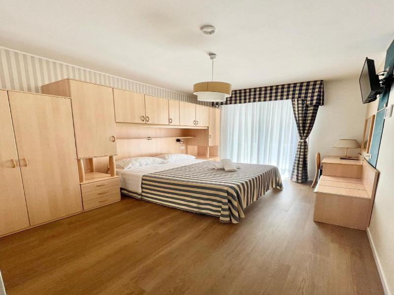 Hotel Riviera image