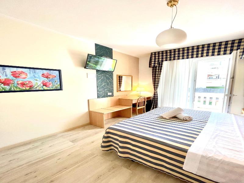 Hotel Riviera image