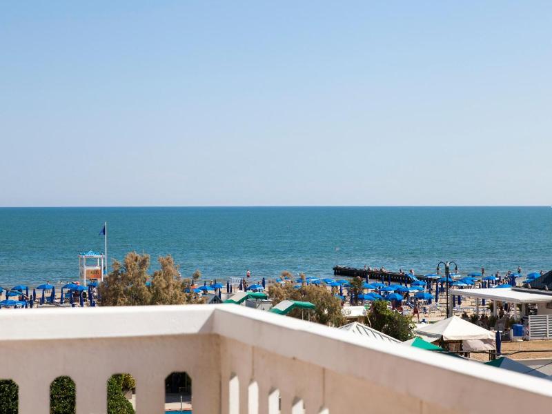 Hotel Riviera image