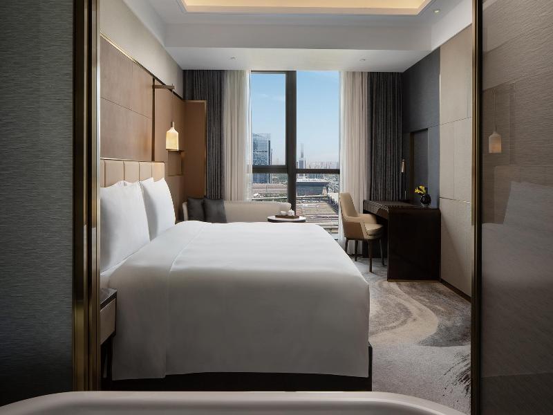 Intercontinental Zhengzhou Zhengdong, by IHG image