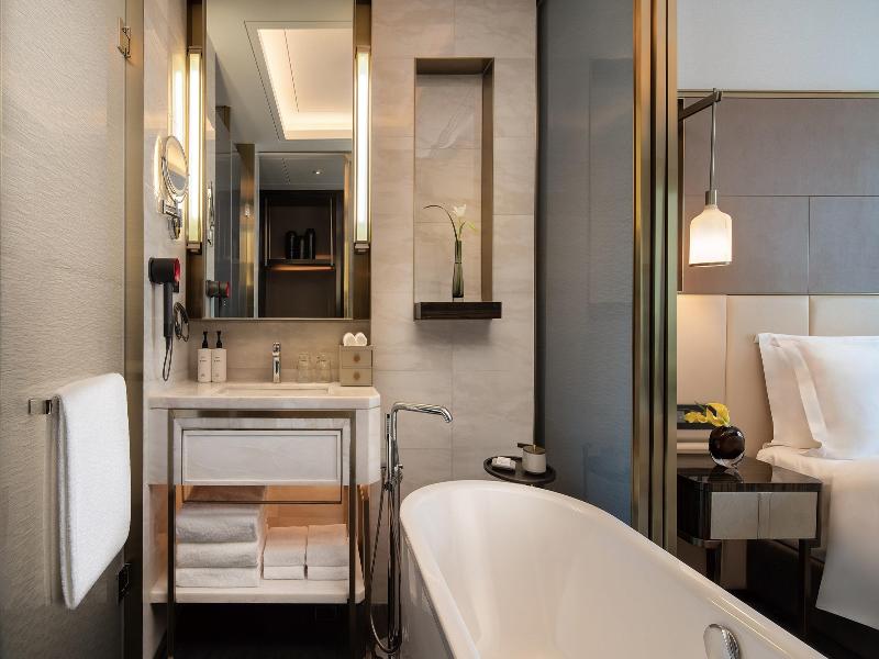 Intercontinental Zhengzhou Zhengdong, by IHG image