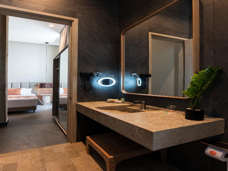 Oz Hotel Collection image