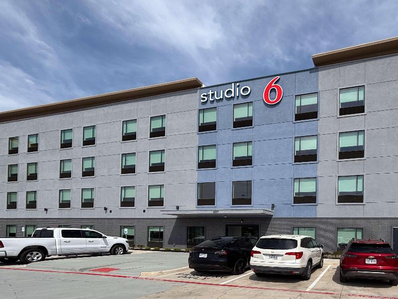 Studio 6 Dallas Fairpark