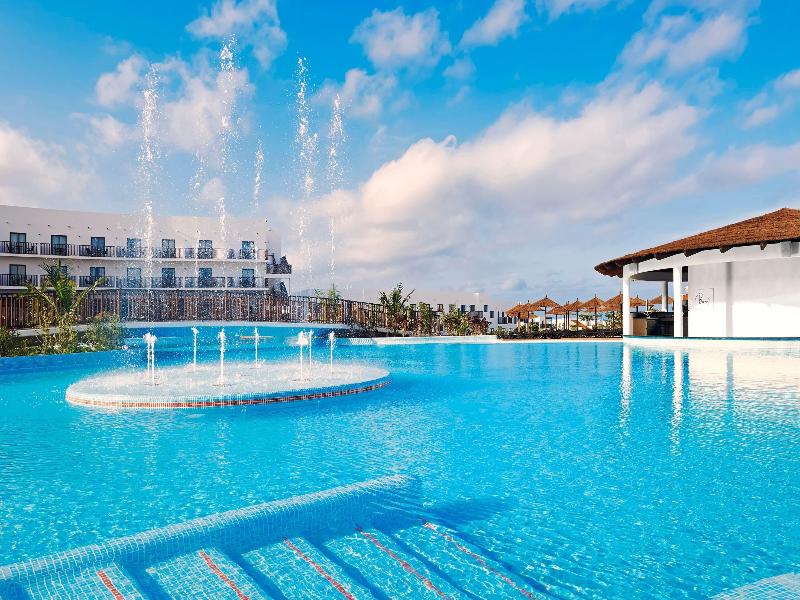 Meliã¡ Dunas Beach Resort & Spa image
