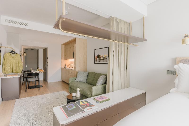 Wilde Aparthotels Lisbon Liberdade image