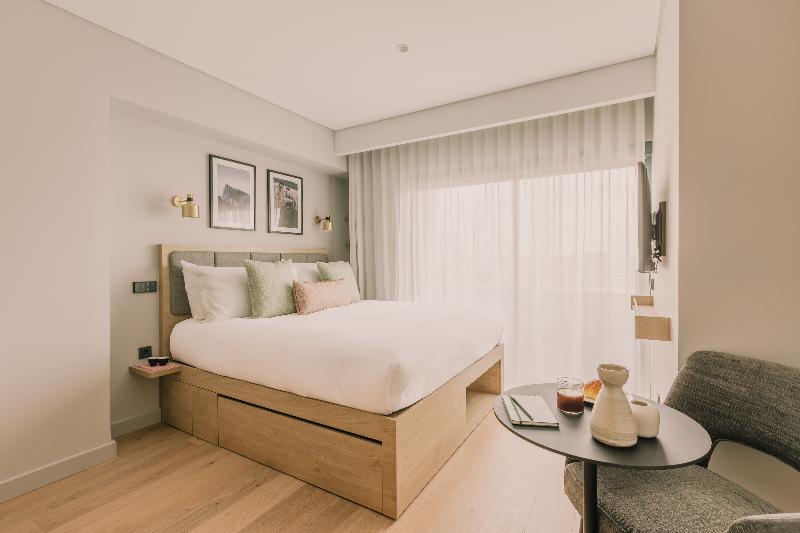 Wilde Aparthotels Lisbon Liberdade image