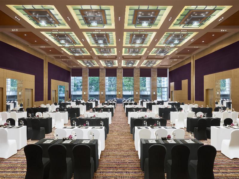 Grand Hyatt Mumbai Hotel And Residences image