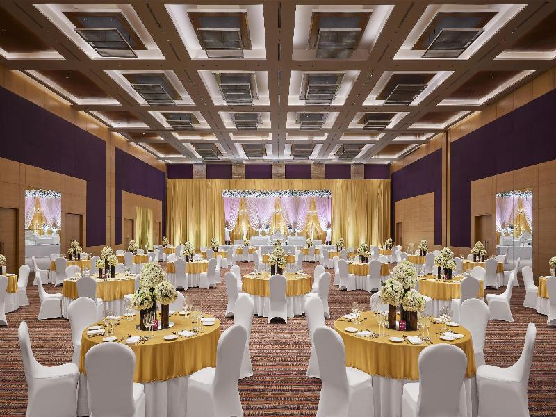 Grand Hyatt Mumbai Hotel And Residences image