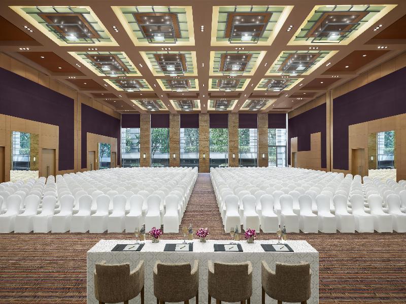 Grand Hyatt Mumbai Hotel And Residences image