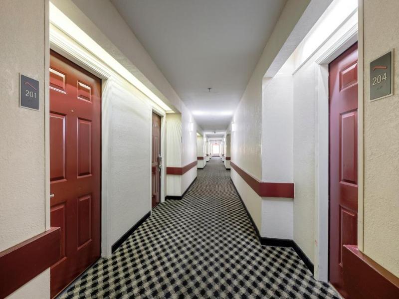 Red Roof Inn & Suites Mobile SW - I-10 image