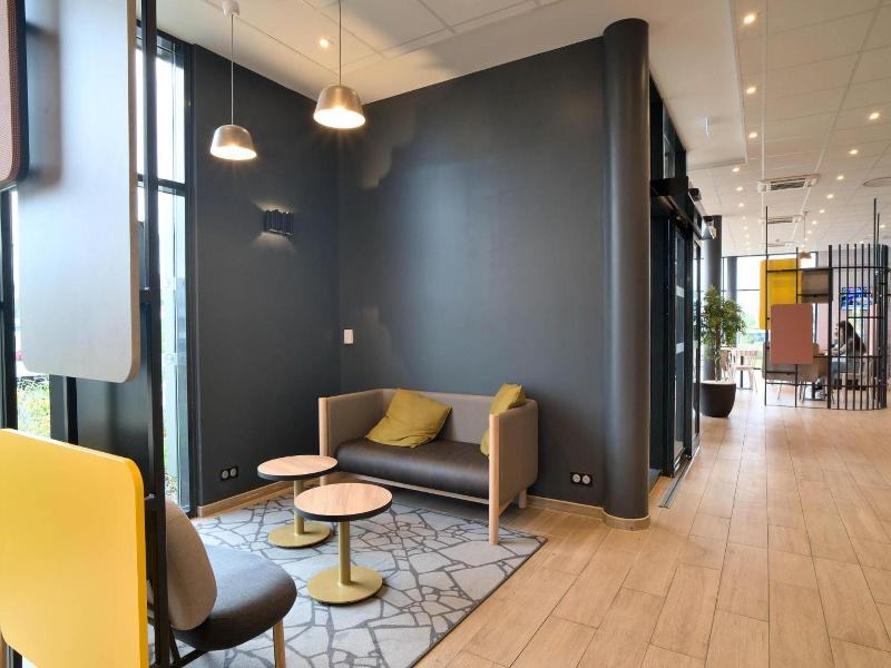 B Amp B Hotel Dreux Nord image