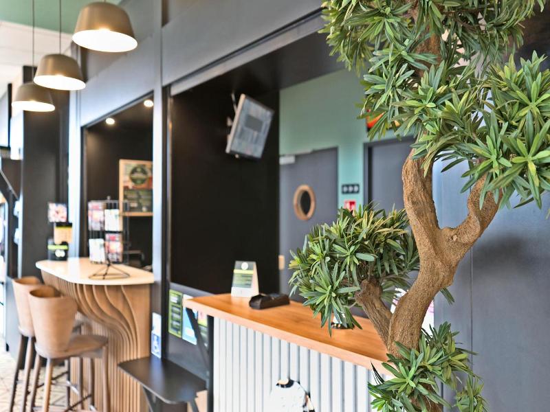 B Amp B Hotel Dreux Nord image