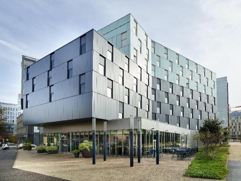 Radisson Hotel Bordeaux image