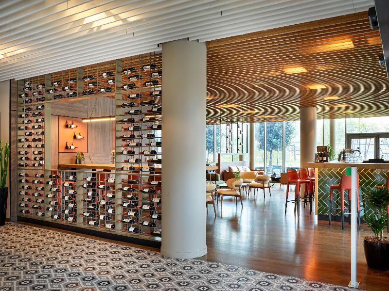 Radisson Hotel Bordeaux image