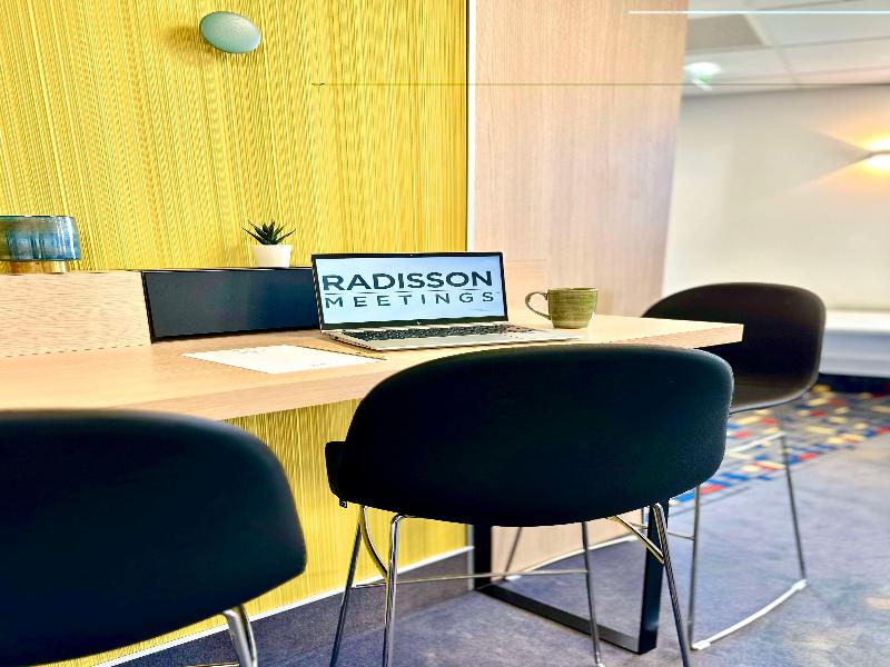 Radisson Hotel Bordeaux image