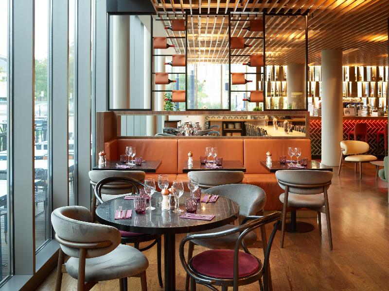 Radisson Hotel Bordeaux image