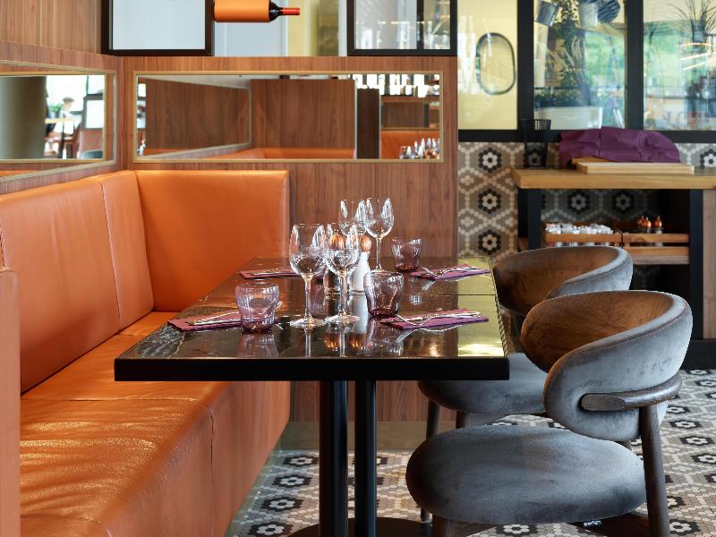 Radisson Hotel Bordeaux image