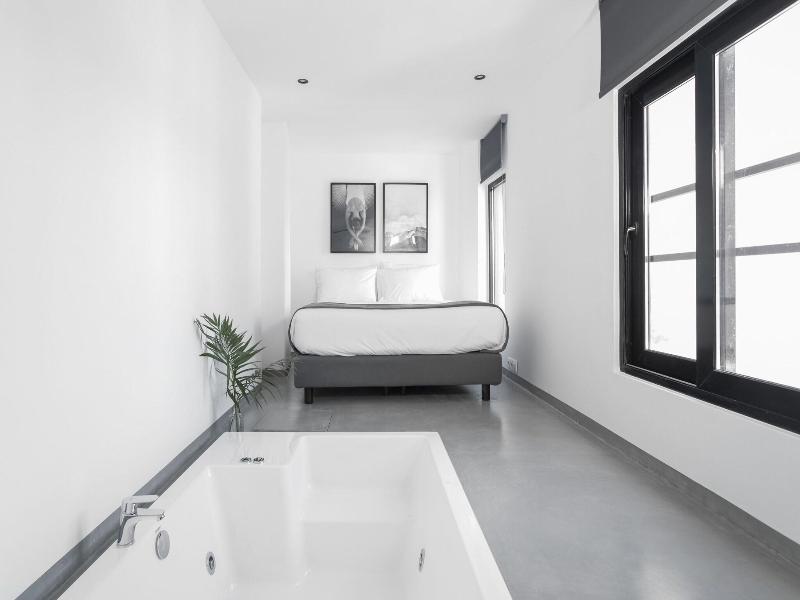 Melo Athens image