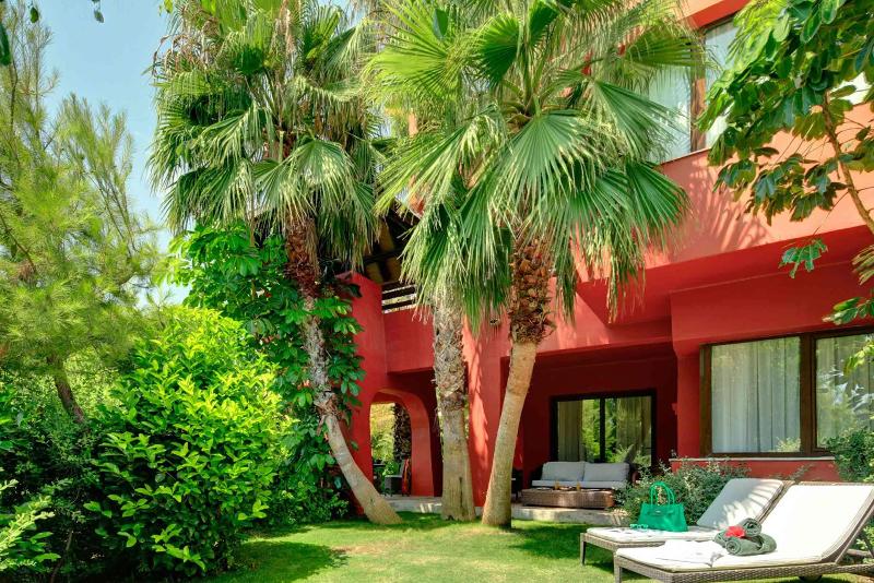 Asia Gardens A Royal Hideaway image