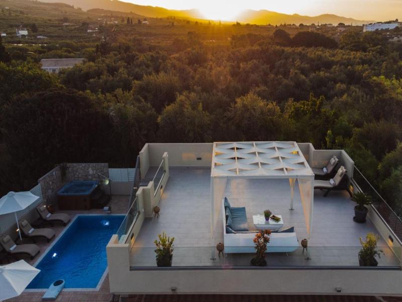 Fiorentinos Villa image