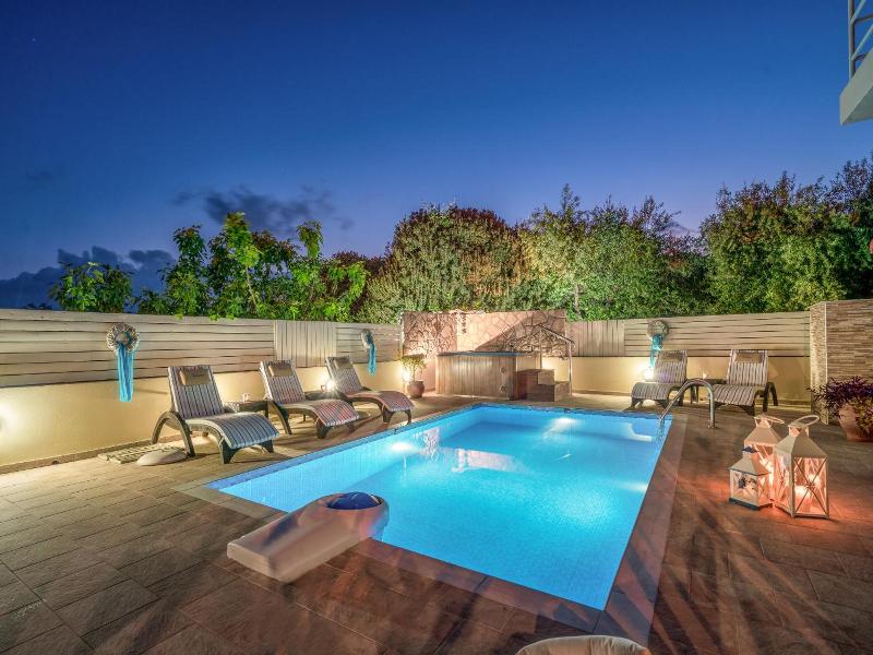 Fiorentinos Villa image