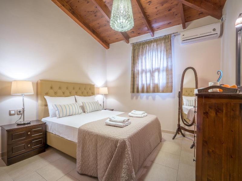 Fiorentinos Villa image