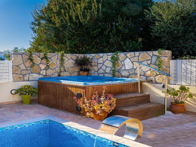 Fiorentinos Villa image