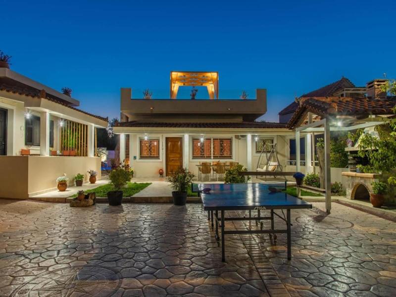Fiorentinos Villa image
