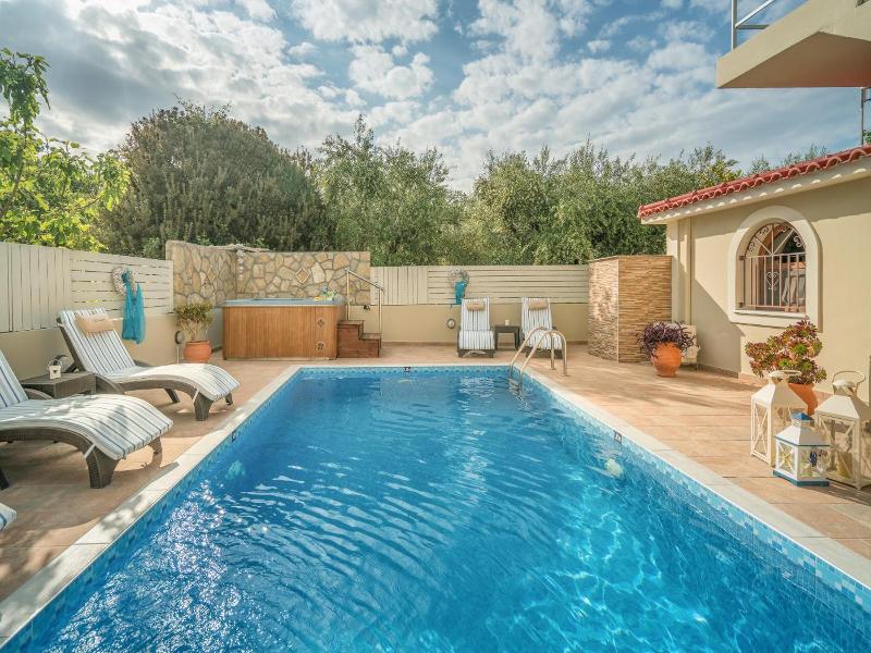 Fiorentinos Villa image