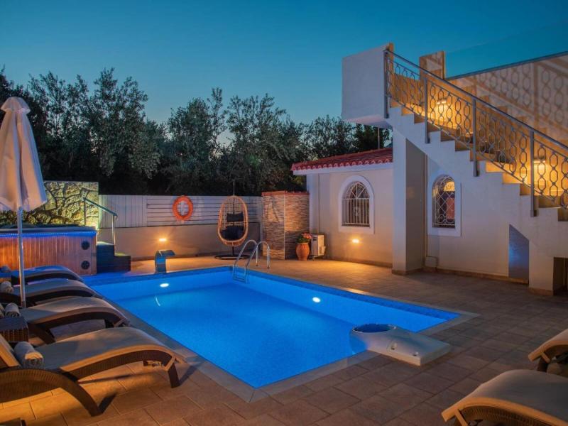 Fiorentinos Villa image