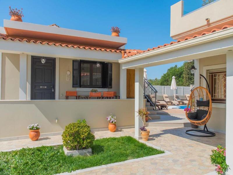 Fiorentinos Villa image