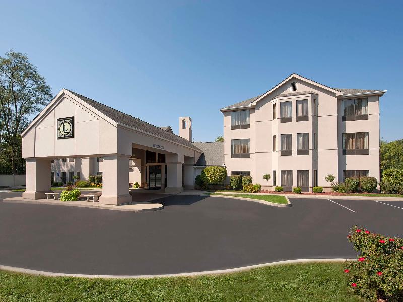 Larkspur Landing Hotel South Bend image