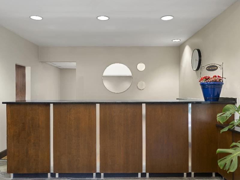 Larkspur Landing Hotel South Bend image